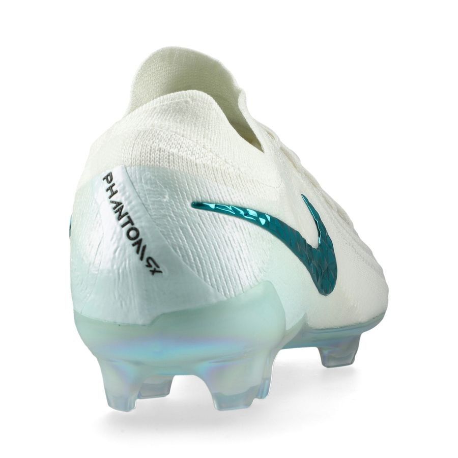 Phantom GX II Elite FG Chromatic - White/Multicolor 6.5 US